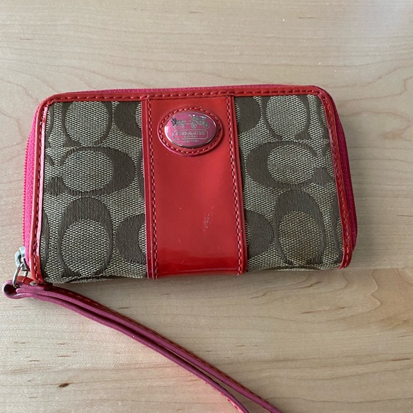 Vintage Coach wristlet! - Picture 1 of 6